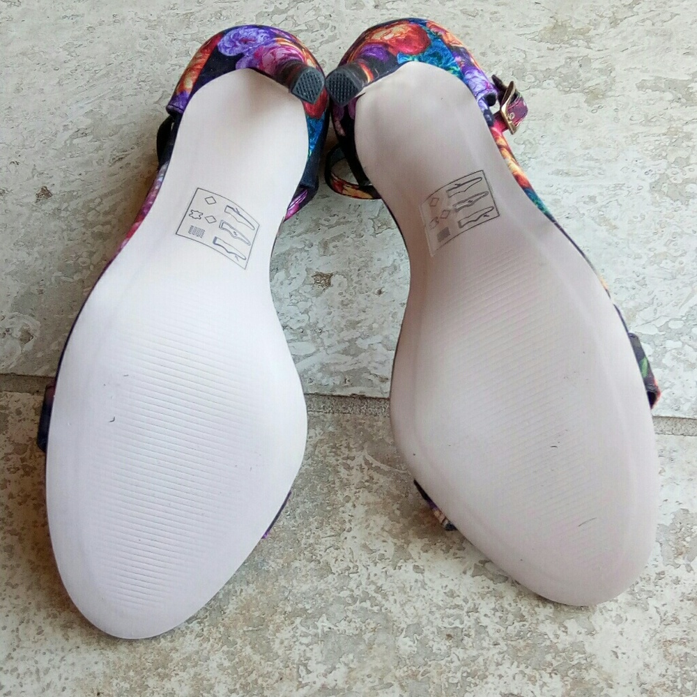 Host Pick🔥ASOS Halcyon Floral Heeled Sandals🔥 - Picture 7 of 8